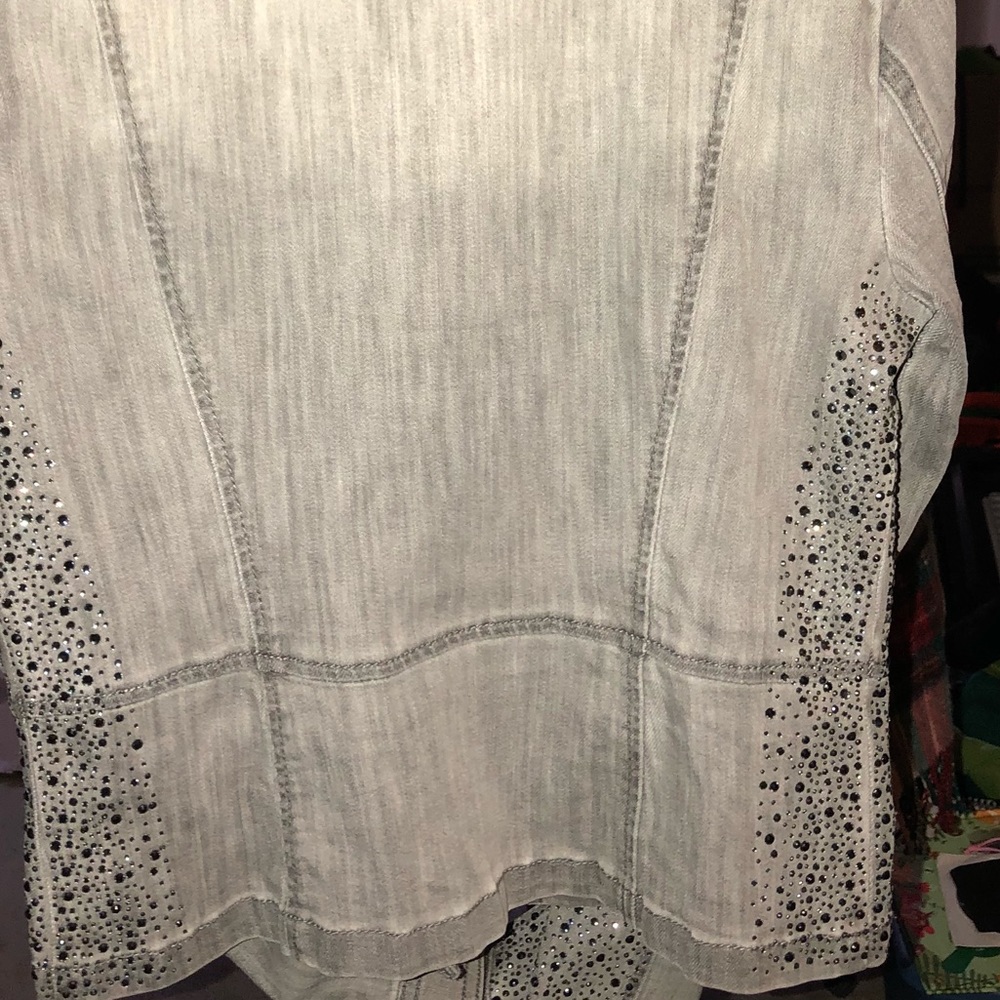 Women’s crystal embellished denim jacket 🧥 - Picture 3 of 7